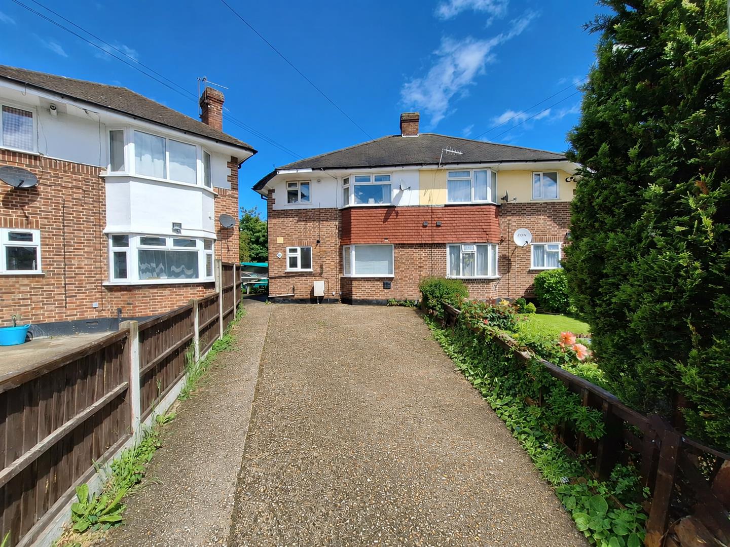 Flat Elmcroft Close in Greater London