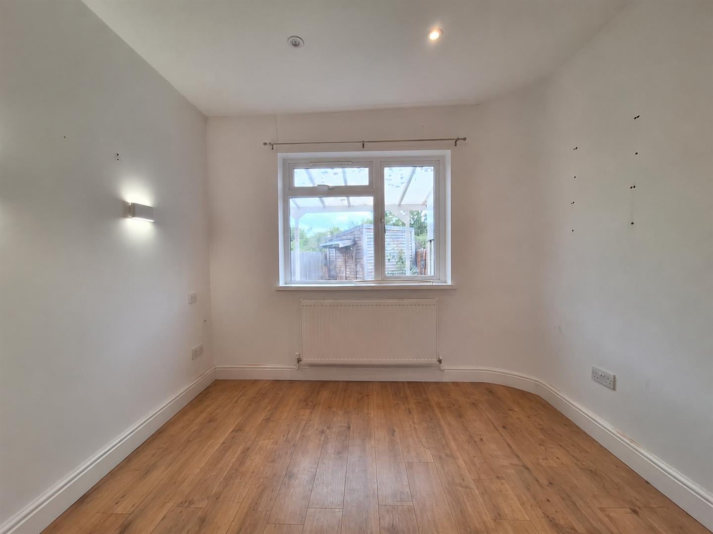 Flat Elmcroft Close in Greater London