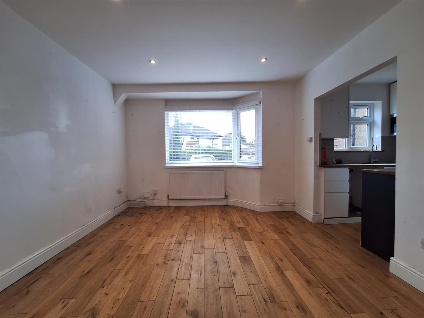 Flat Elmcroft Close in Greater London