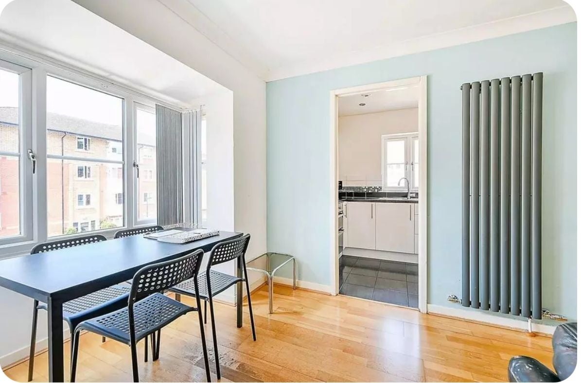 Flat Beechwood Grove in Greater London