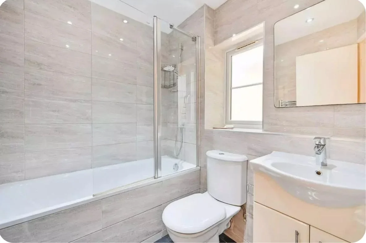 Flat Beechwood Grove in Greater London