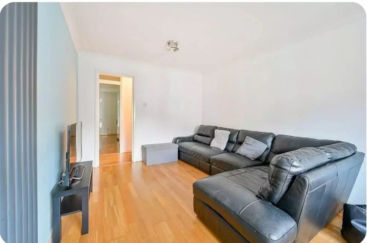 Flat Beechwood Grove in Greater London