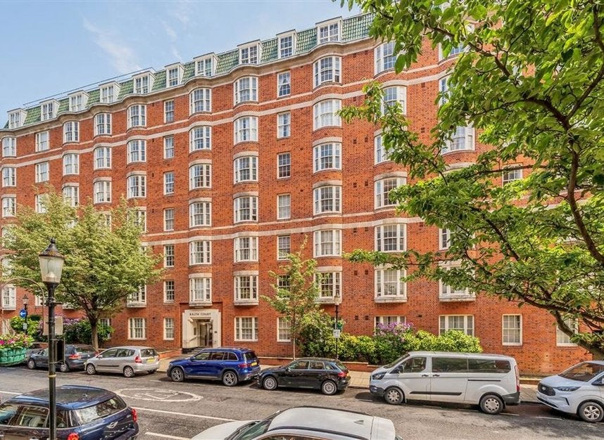 Flat Queensway in City of Westminster