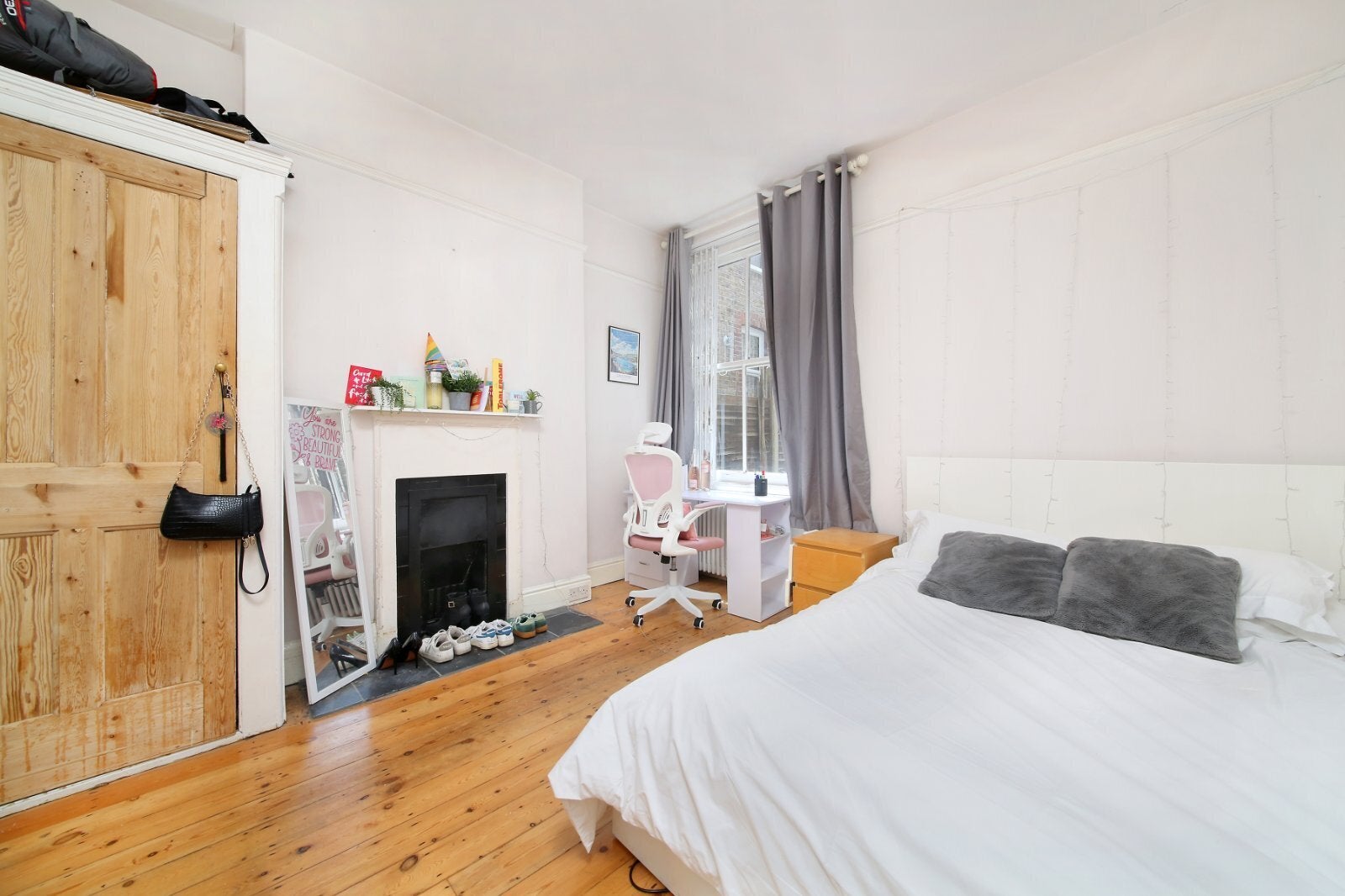 Flat Bonneville Gardens in Greater London