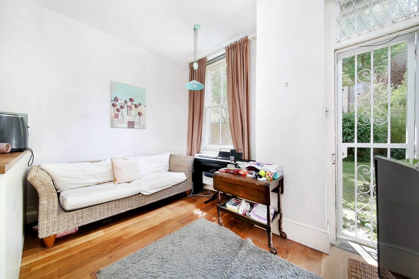 Flat Bonneville Gardens in Greater London