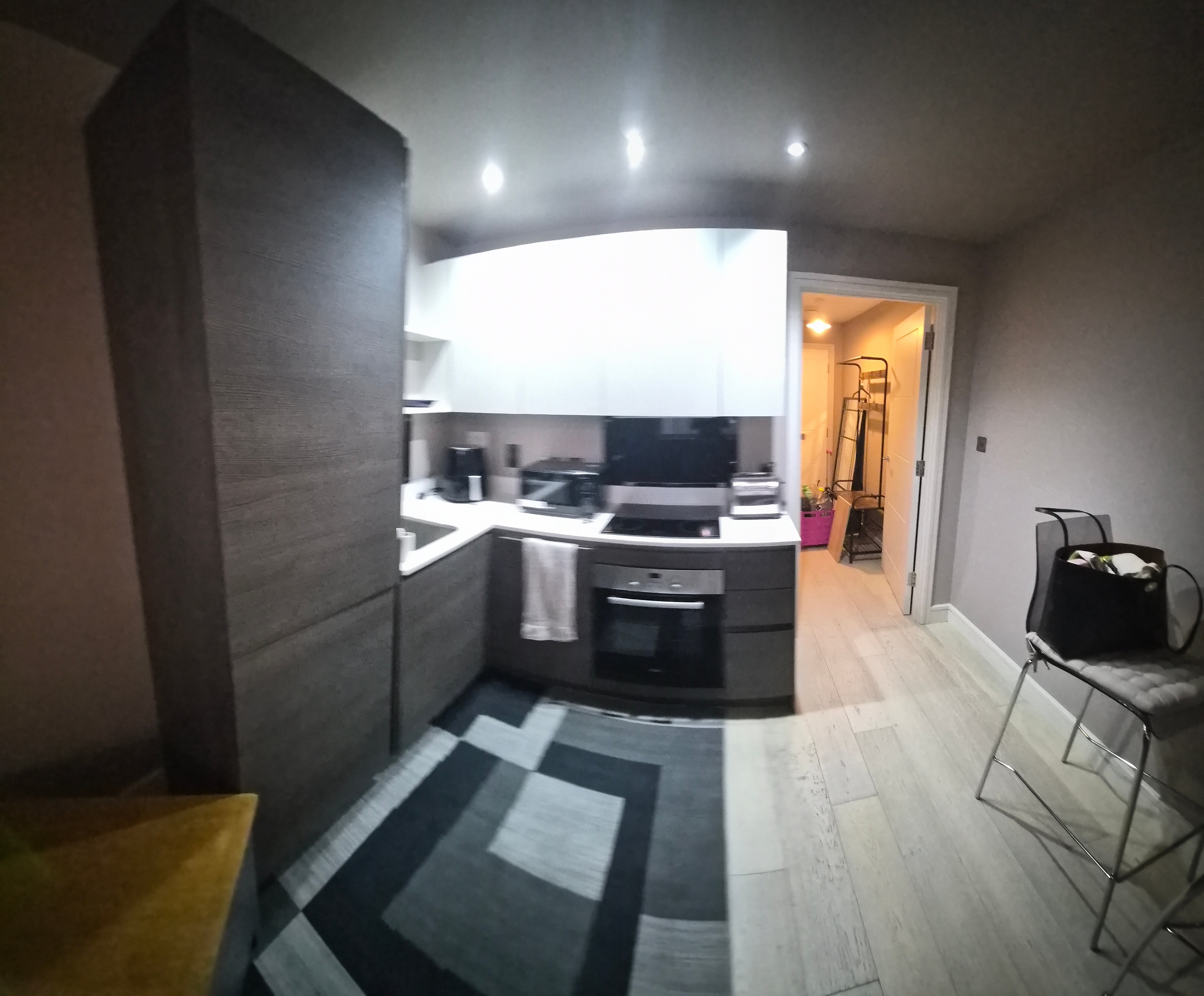 Flat Hutton Grove in Greater London