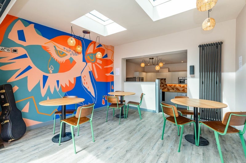 Room Gloucester Road in Bristol