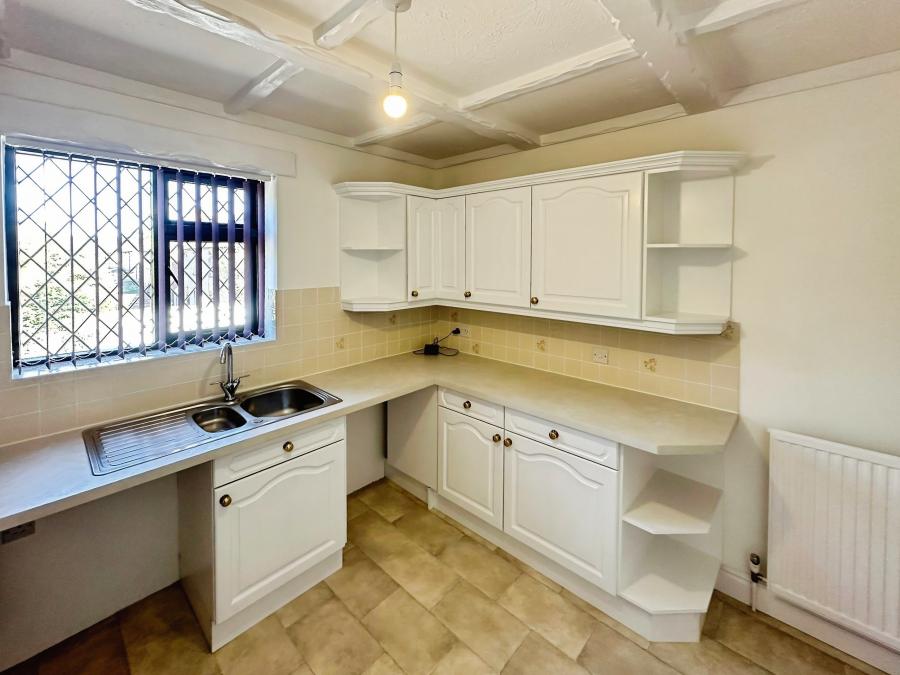 Flat Stockingstone Road in Luton