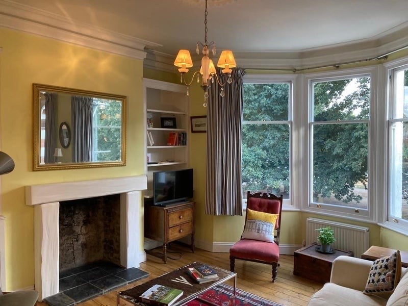 Room Emmanuel Road in Greater London
