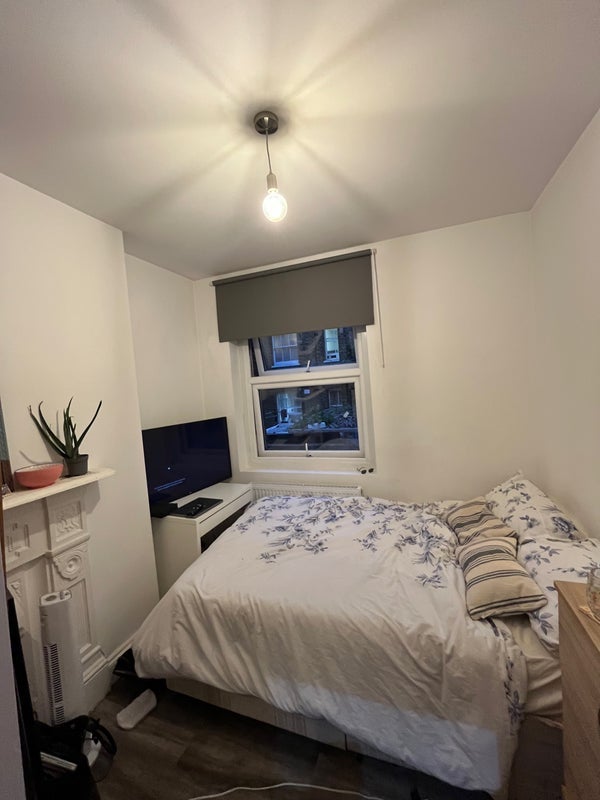 Room Parfett Street in Greater London