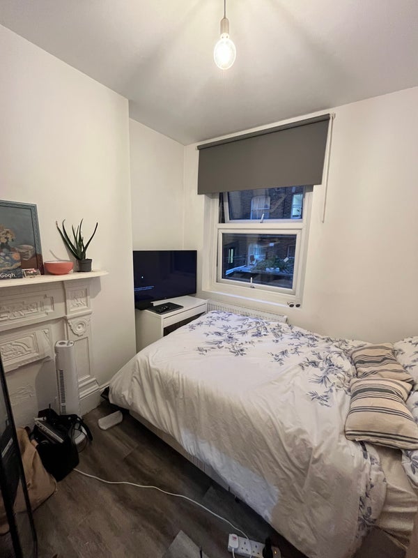 Room Parfett Street in Greater London