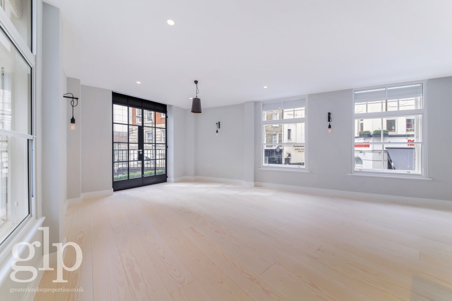 Flat Shelton Street in City of Westminster