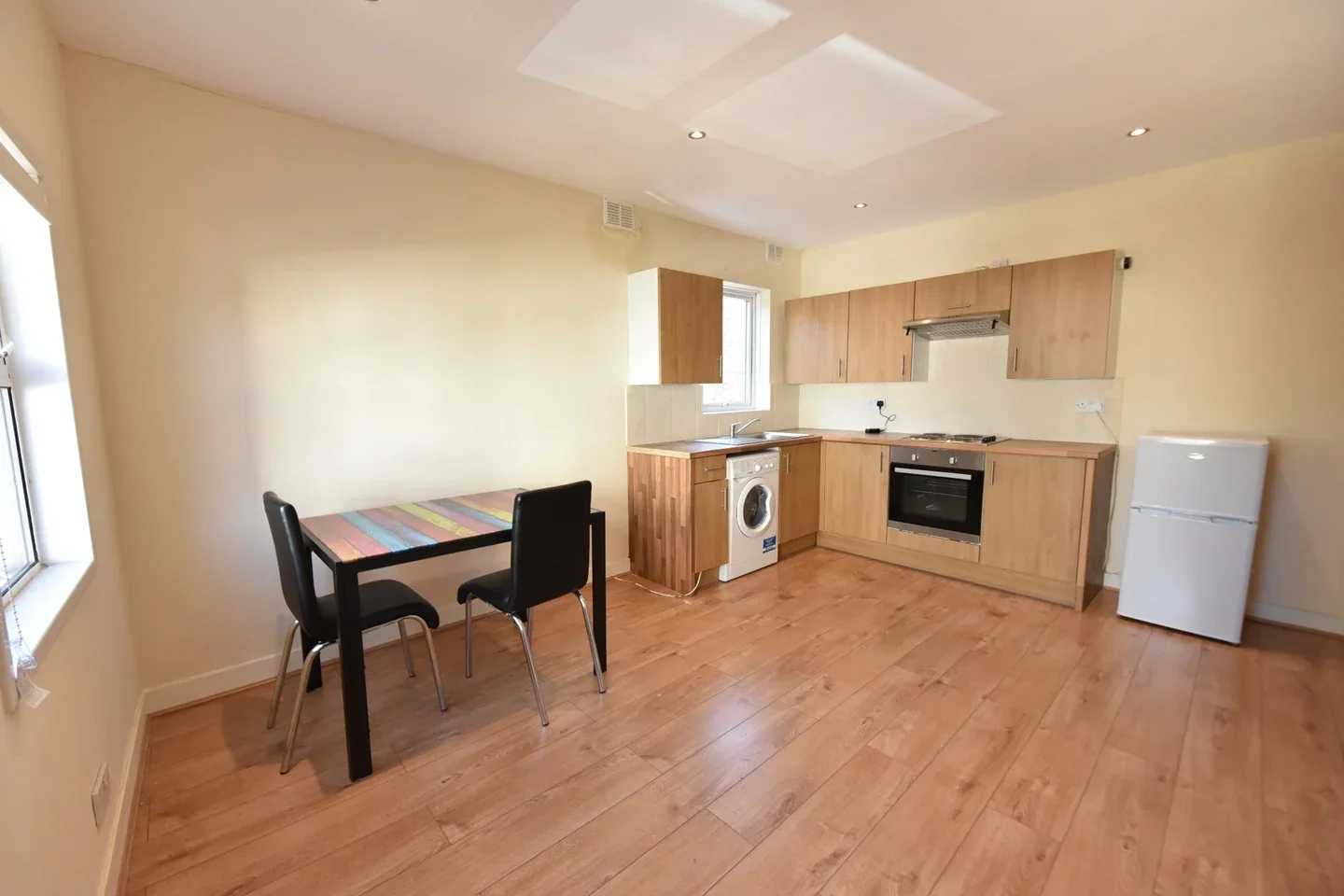 Flat Balham High Road in Greater London