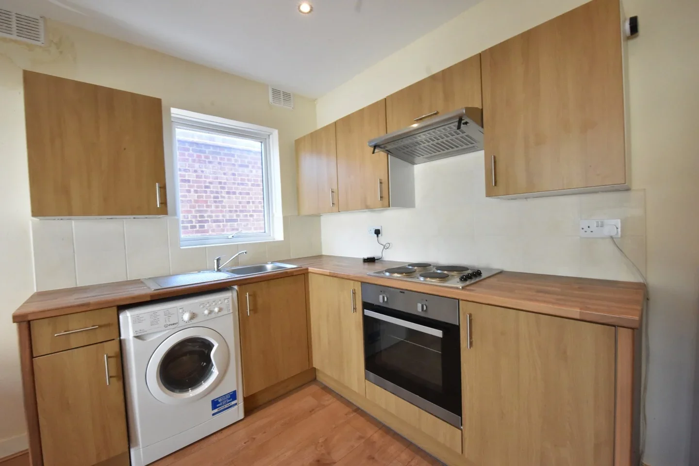 Flat Balham High Road in Greater London