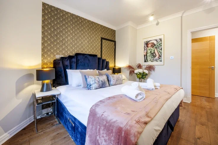 Flat Hunt's Court in City of Westminster