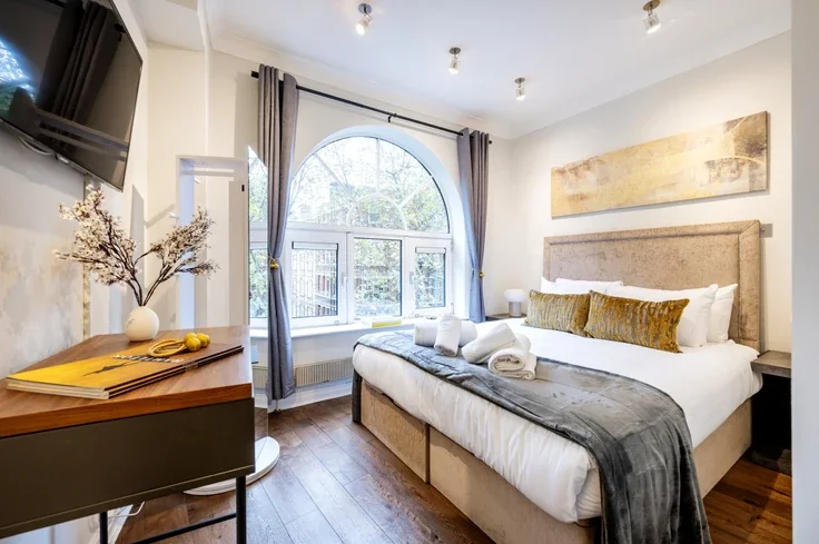 Flat Hunt's Court in City of Westminster
