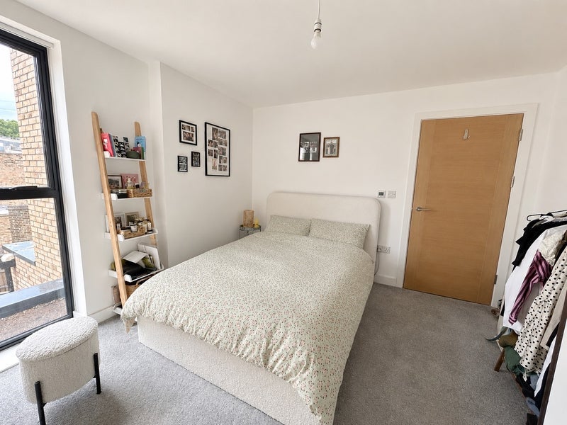 Room Valley Gardens in Greater London