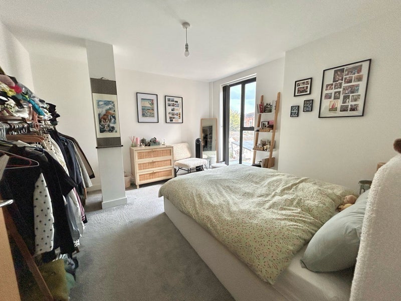 Room Valley Gardens in Greater London