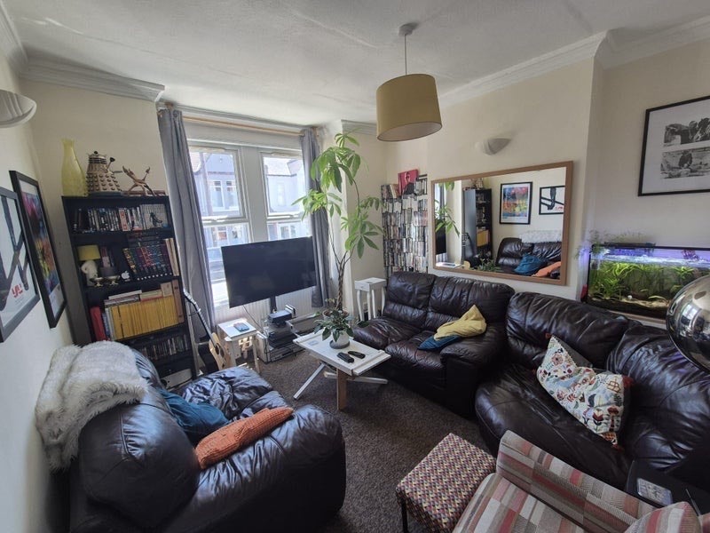 Room Pyrmont Grove in Greater London