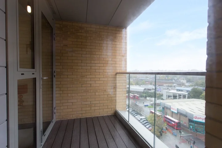 Flat Elmira Street in Greater London