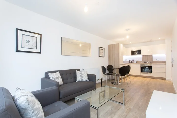 Flat Elmira Street in Greater London
