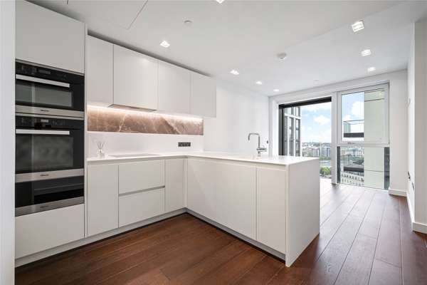 Flat York Road in Greater London