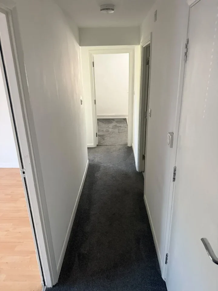 Flat Bensham Manor Road in Greater London
