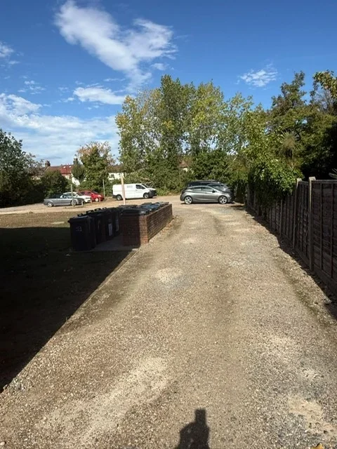 Flat Bensham Manor Road in Greater London