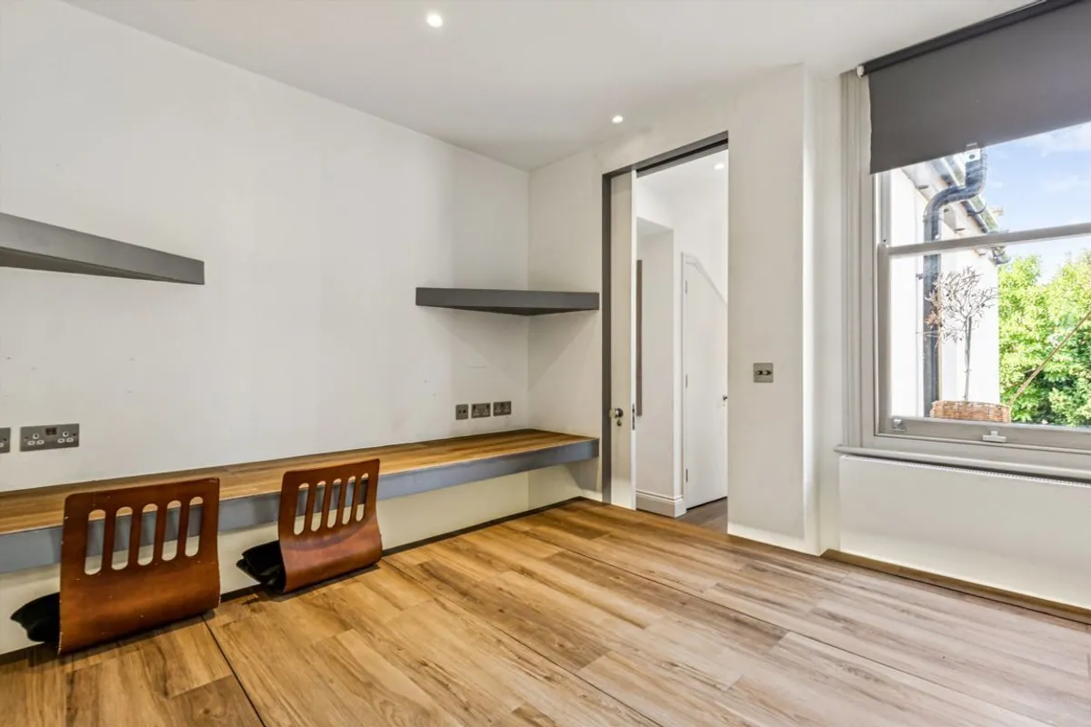 Flat Willcott Road in Greater London