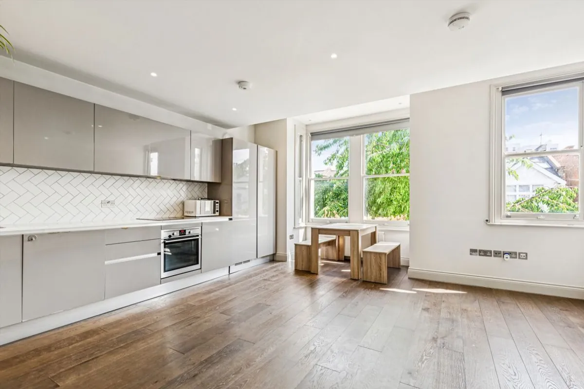 Flat Willcott Road in Greater London