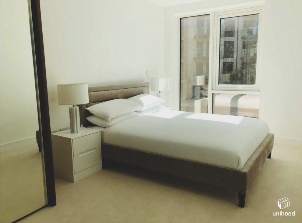 Flat Juniper Drive in Greater London