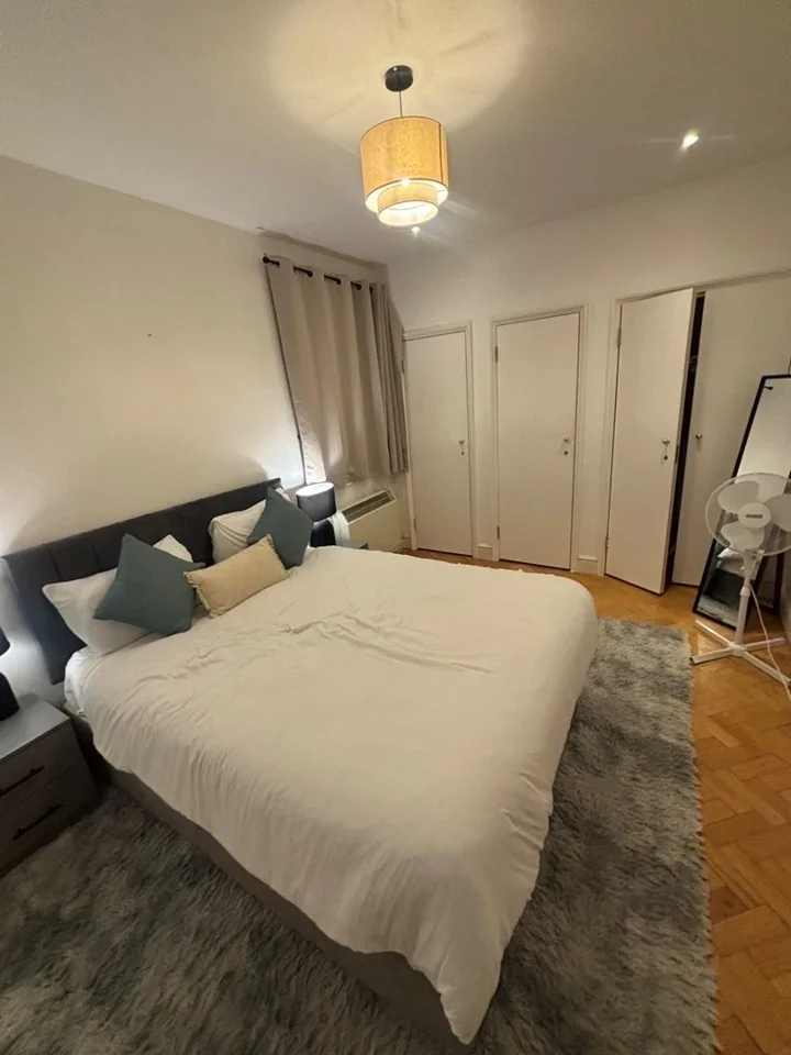 Flat Surrey Quays Road in Greater London