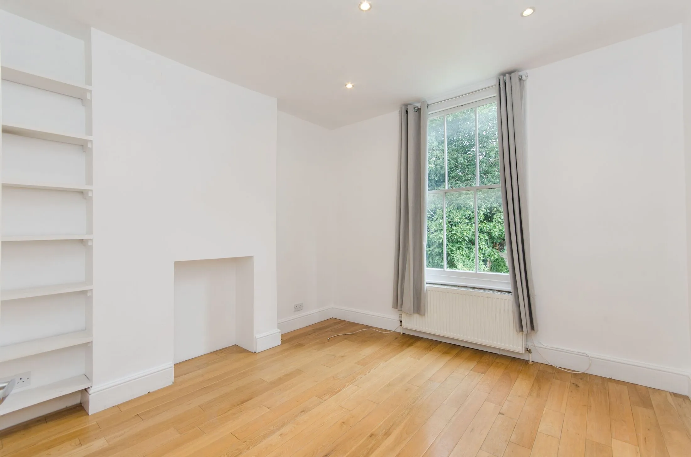 Flat Hanover Road in Greater London