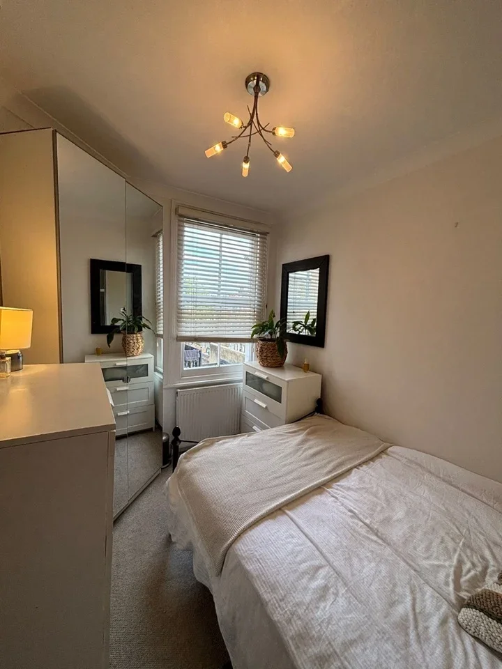 Flat Latchmere Road in Greater London
