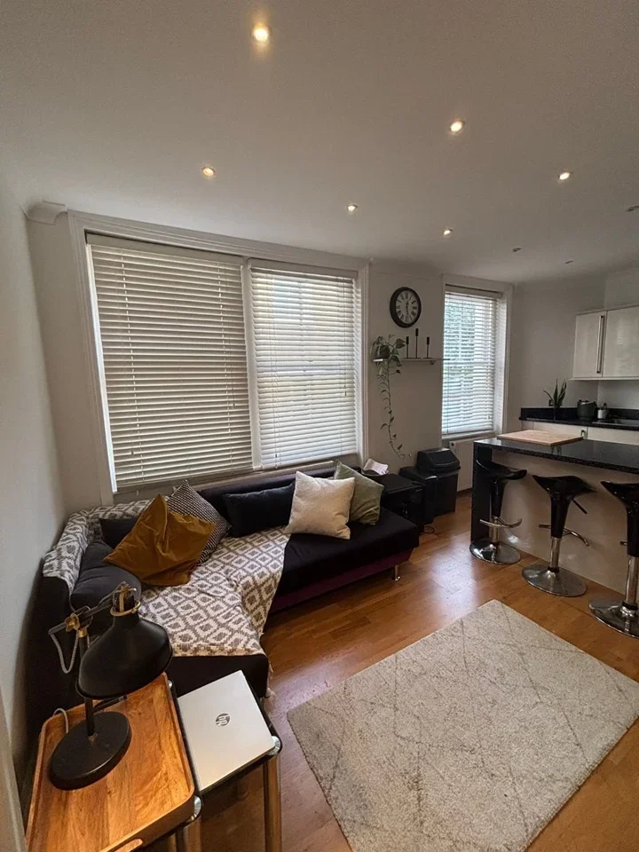 Flat Latchmere Road in Greater London