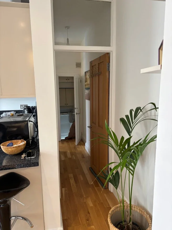Flat Latchmere Road in Greater London