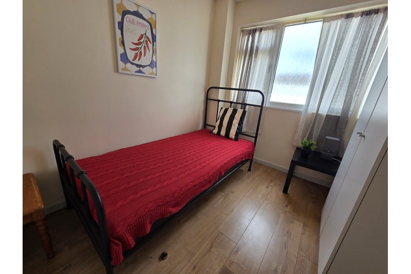 Room Middlestream Close in Bridgwater