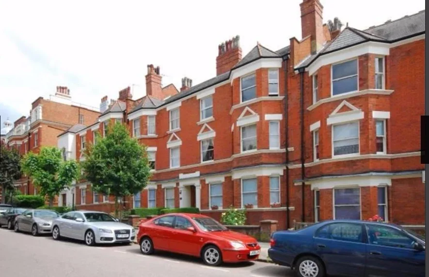 Flat Lyncroft Gardens in Greater London