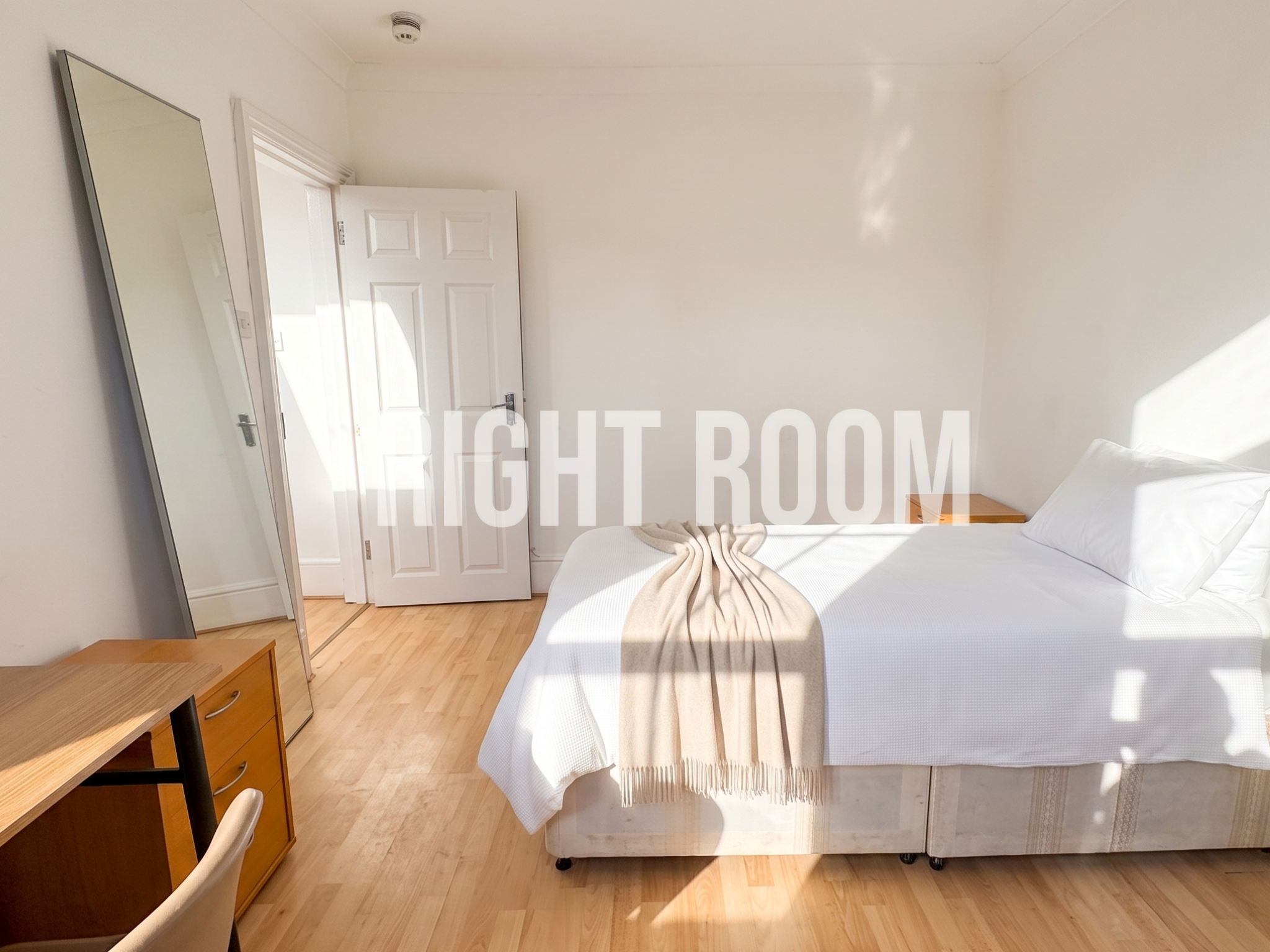 Room Gillespie Road in Greater London