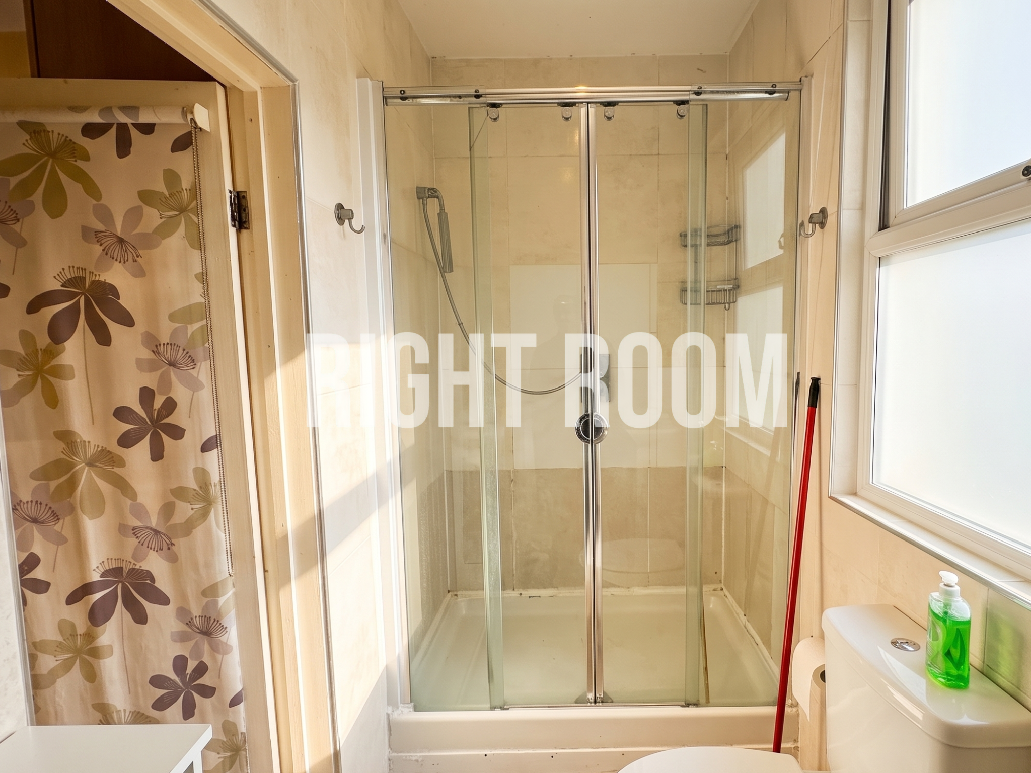 Room Gillespie Road in Greater London