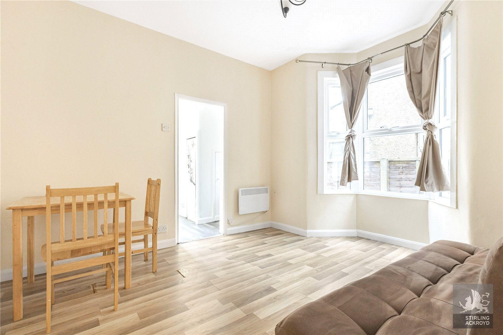 Flat Ashville Road in Greater London