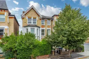 Flat Oakhurst Grove in Greater London
