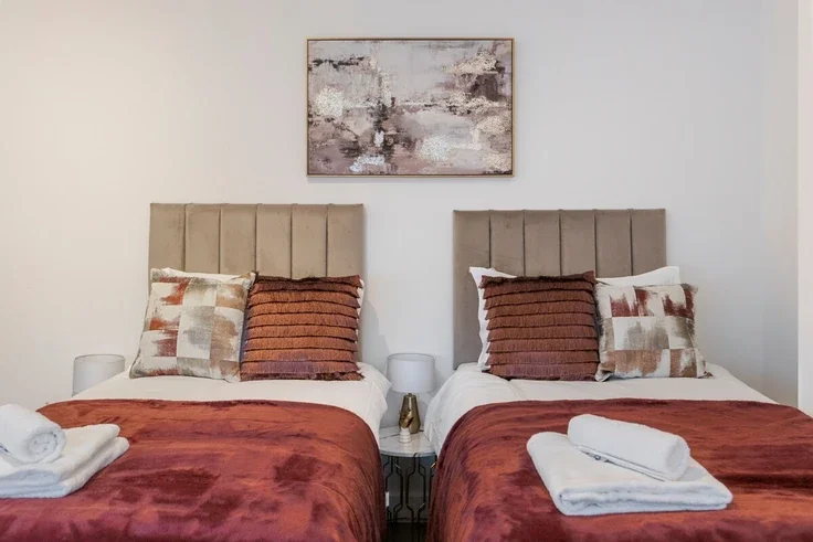 Flat Hamilton Road in Greater London