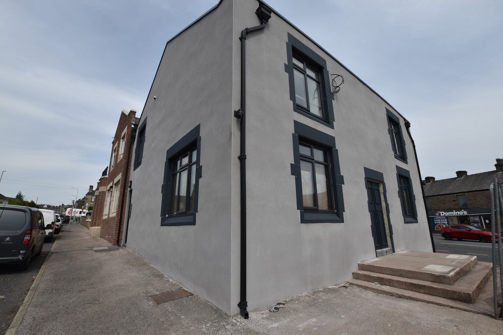 Flat Belmont Road in Bolton