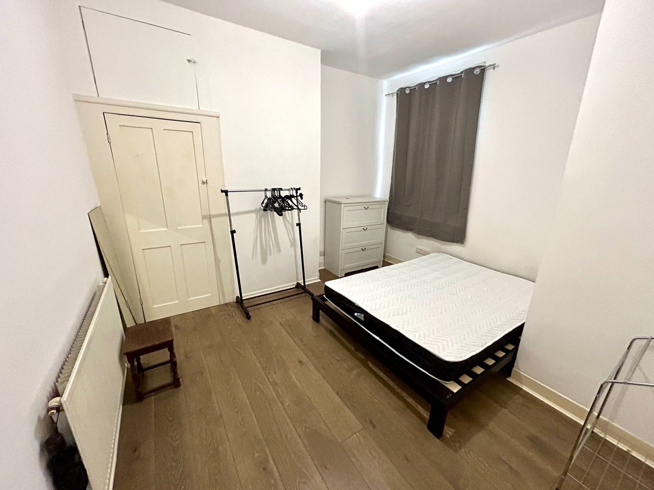 Flat Albert Road in Greater London