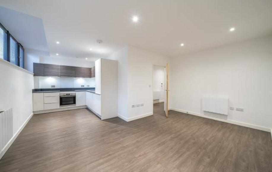 Flat Endeavour Square in Greater London