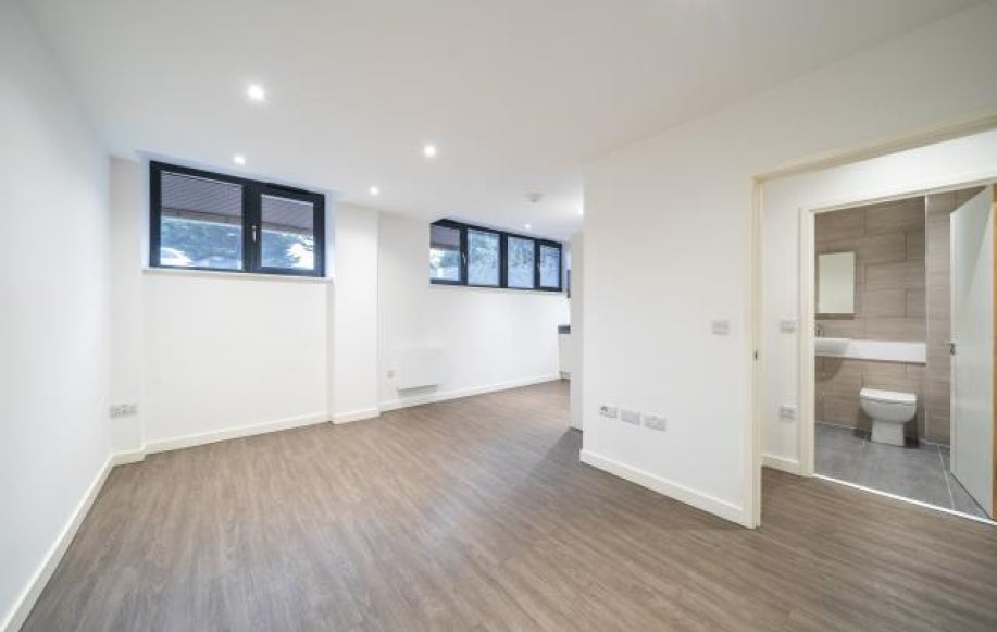 Flat Endeavour Square in Greater London