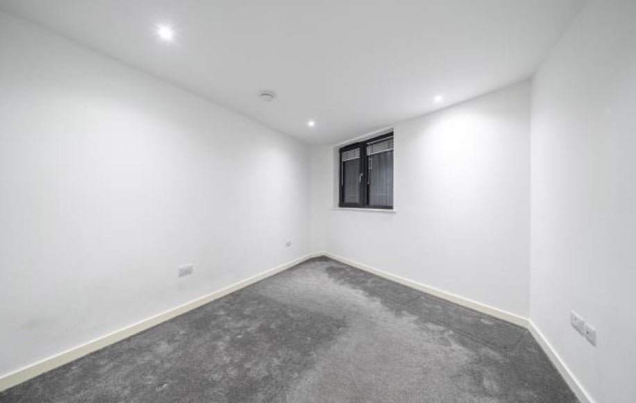 Flat Endeavour Square in Greater London