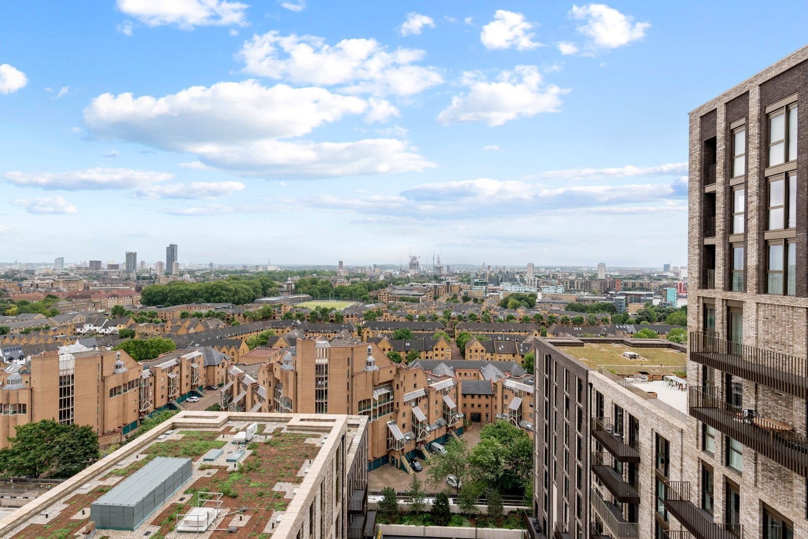 Flat Prusom Street in Greater London