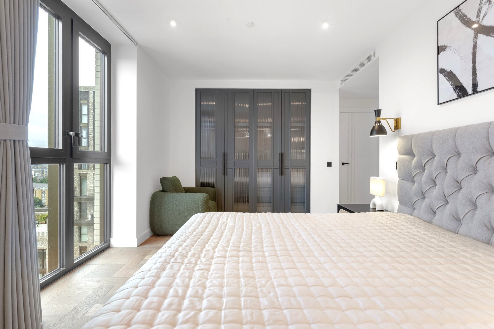 Flat Prusom Street in Greater London